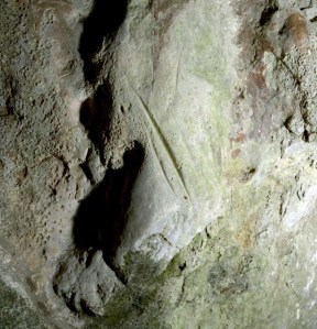 Cueva de El Conde: grabados exteriores